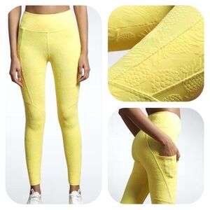 Twenty Montreal XS yellow pineapple 3D leggings